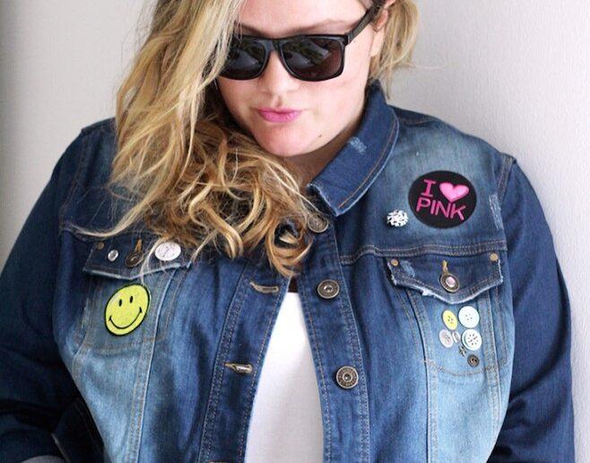 DIY: Alte Jeansjacke einfach neu gestalten - mit Knöpfen!