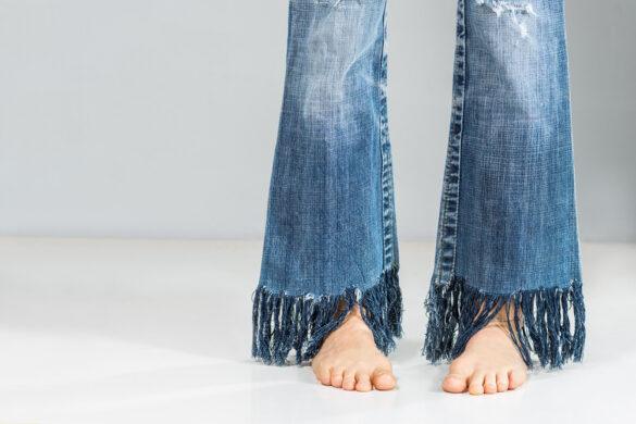 Fringed Jeans für mollige Frauen: Mach' die stylischen Fransen selbst!