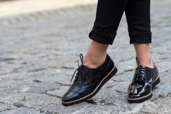 Sei up-tó-date mit diesen Schuhtrends für mollige Frauen!