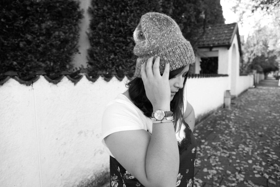 So sieht die perfekte Frisur trotz Mütze aus!