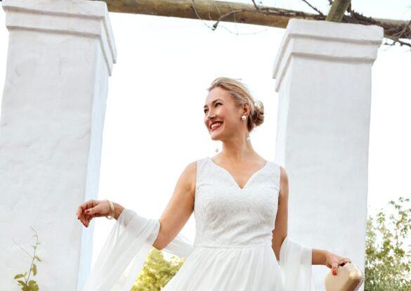 Was anziehen zur Hochzeit als Gast? Styling-Tipps für festliche Mode mollige Frauen!