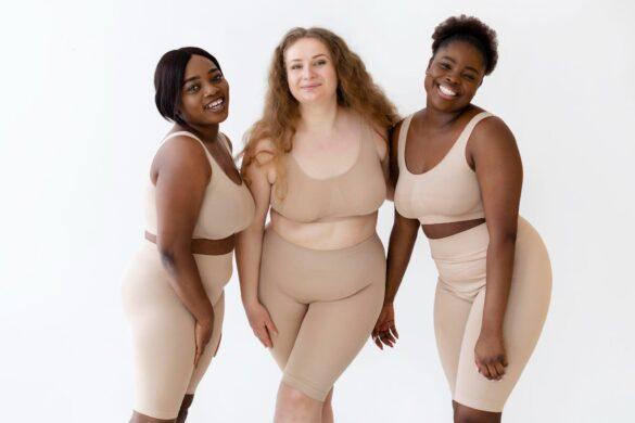 kurvige Frauen in Shapewear